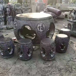 石桌石凳