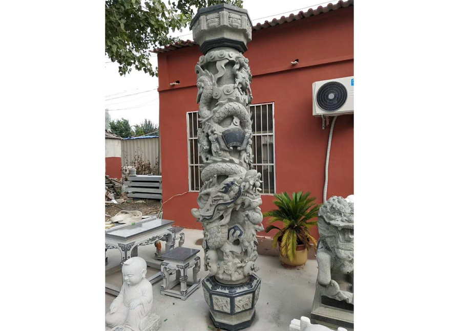 石雕龙柱