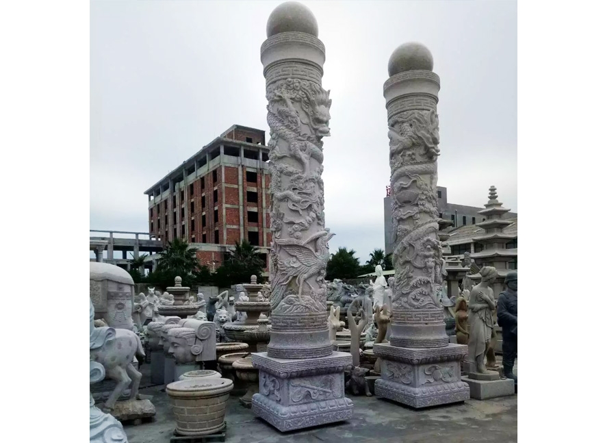 石雕龙柱