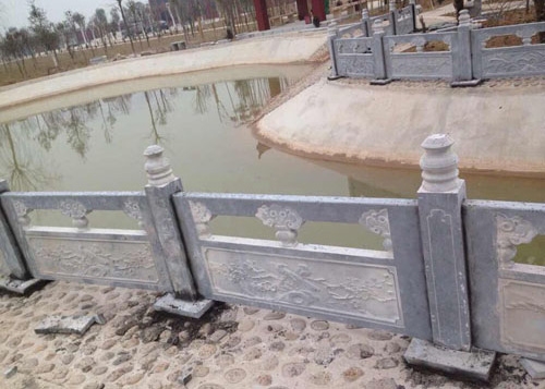 石栏杆